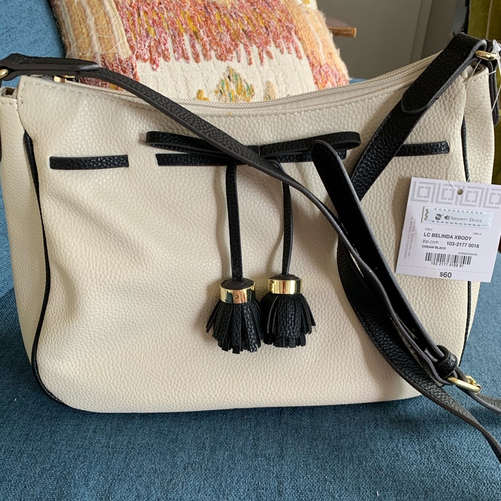 Leather shoulder bag